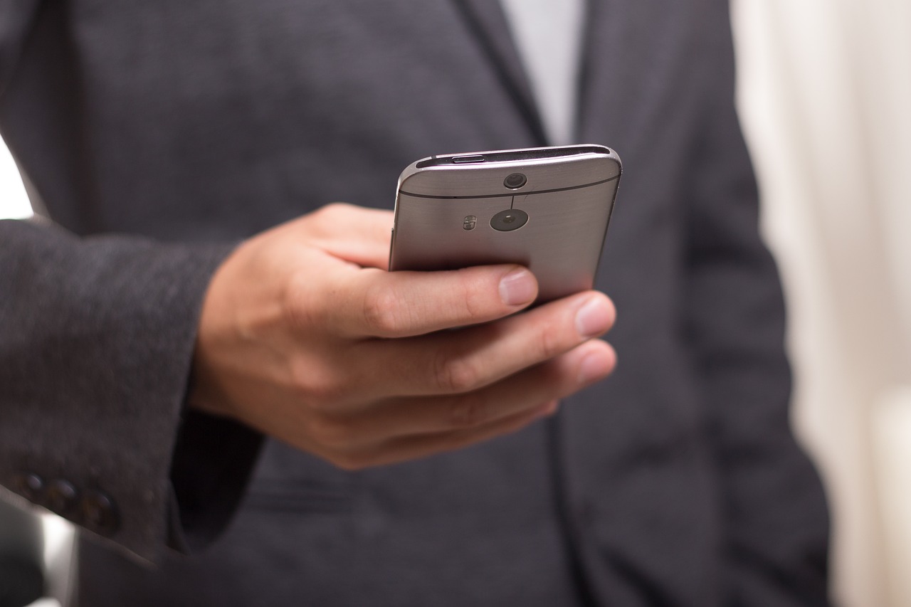 How to send and receive SMS messages on your Android phone